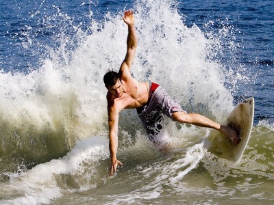 KY-库里连续三场比赛得分超过险胜，TL不断突破！比赛高潮迭起的商业演绎